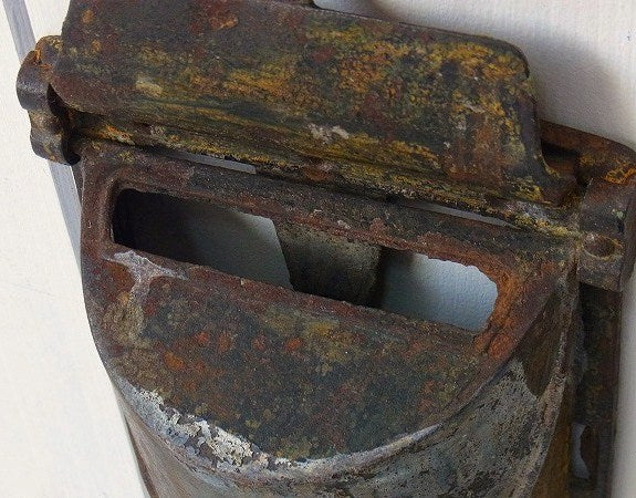 黒色のキャストアイアン製・アンティーク・メールボックス/郵便受け/ポスト USA