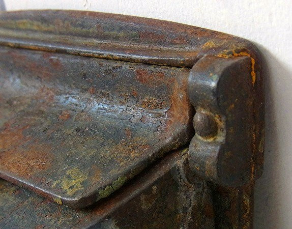 黒色のキャストアイアン製・アンティーク・メールボックス/郵便受け/ポスト USA