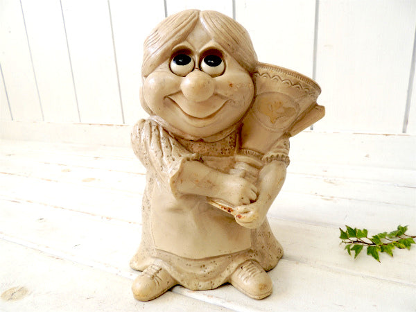 トロフィーを抱えたママ・ビッグサイズ・60’s・ヴィンテージ・ドール/人形