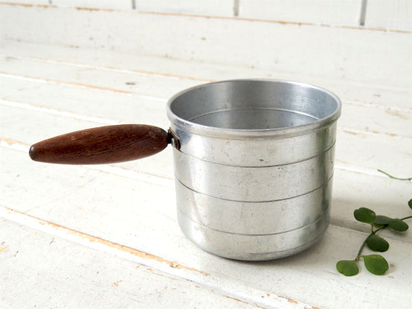 MIRRO社・アルミ×木製ハンドル・目盛り入り・ヴィンテージ・メジャーリングカップ・計量カップ