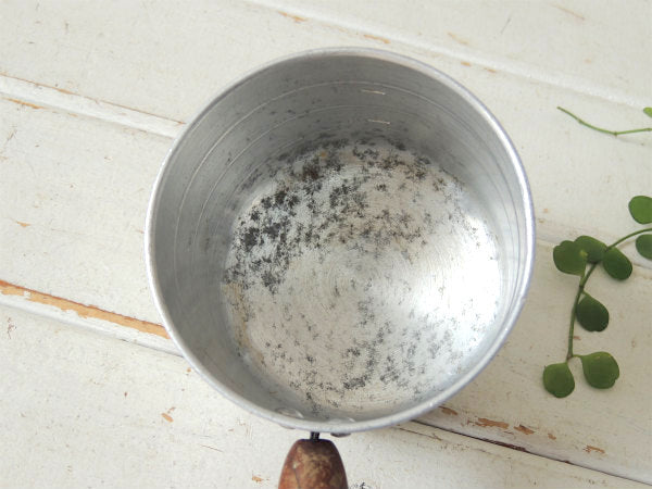 MIRRO社・アルミ×木製ハンドル・目盛り入り・ヴィンテージ・メジャーリングカップ・計量カップ