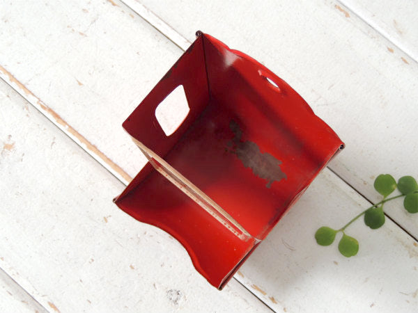 【フラワー・レトロデザイン】レッド・ティン製・アンティーク・マッチホルダー・缶