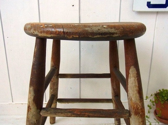 白いペンキの付いたアンティーク・木製スツール/チェア/ラウンドスツール/丸イス USA