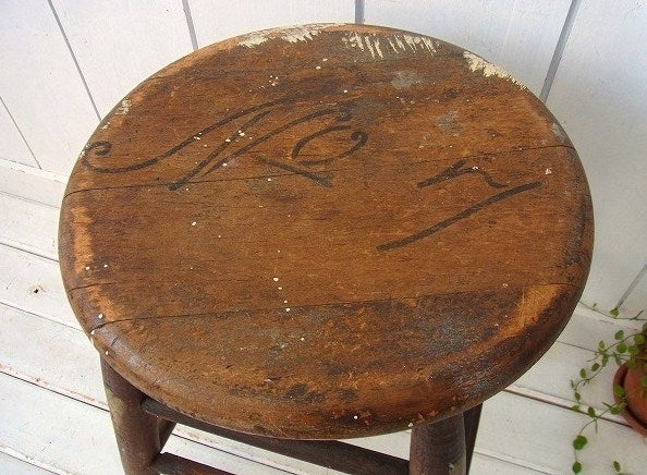 白いペンキの付いたアンティーク・木製スツール/チェア/ラウンドスツール/丸イス USA