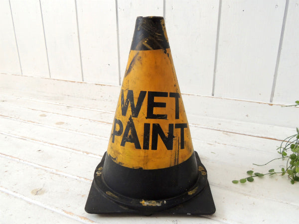 KEEP OFF・WET PAINTロードコーン・ロサンゼルス・ヴィンテージ 道路標識・サイン・看板