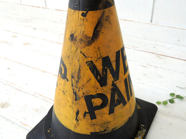 KEEP OFF・WET PAINTロードコーン・ロサンゼルス・ヴィンテージ 道路標識・サイン・看板