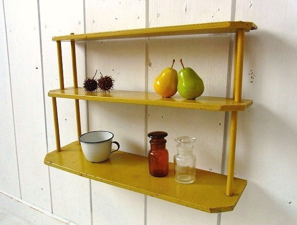 シャビーな木製のアンティーク・3段シェルフ/飾り棚/ウォールシェルフ USA