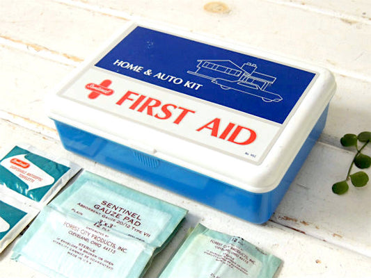 【FIRST AID】HOME&AUTO・家&車用・プラスティック製・ヴィンテージ・救急箱 USA