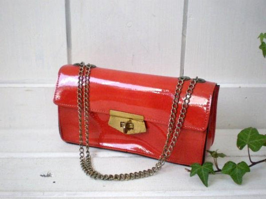 USA　赤色のヴィンテージ・チェーン・ハンドバッグ