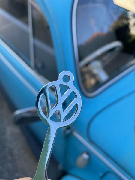 フォルクスワーゲン VW エンブレム 栓抜き キーホルダー アメリカンビンテージ USA 自動車