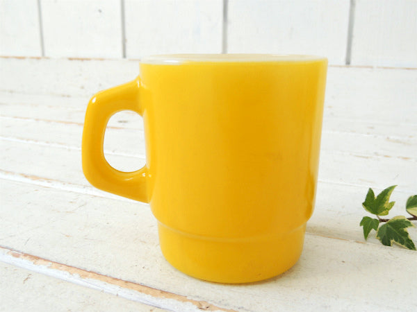 【FireKing】ファイヤーキング・イエロー色・スタッキング・マグカップ・Dハンドル USA