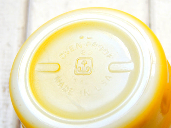 【FireKing】ファイヤーキング・イエロー色・スタッキング・マグカップ・Dハンドル USA