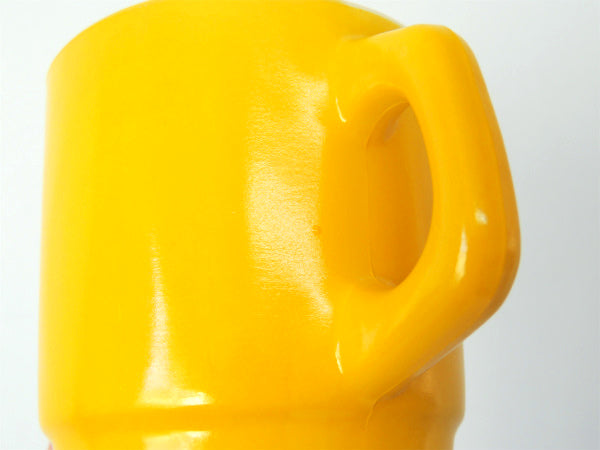 【FireKing】ファイヤーキング・イエロー色・スタッキング・マグカップ・Dハンドル USA