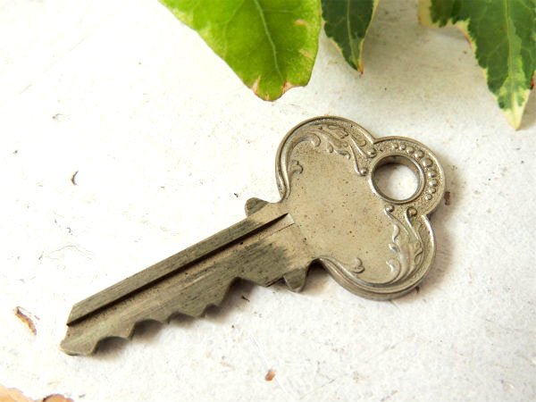【模様の素敵な鍵・P&F】古鍵・USA・アンティーク・キー・Key・NEW BRITAIN