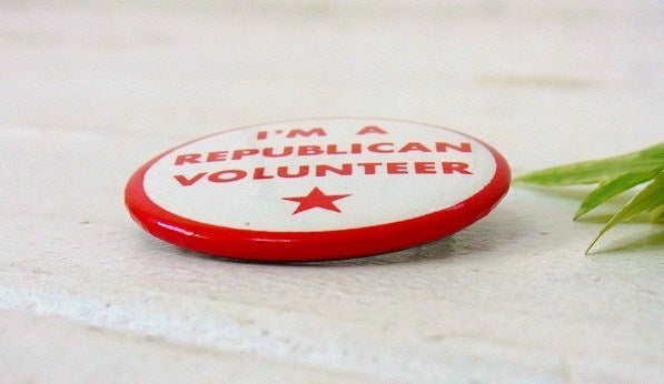 【I'M A REPUBLICAN VOLUNTEER ★】ヴィンテージ・缶バッジ・USA