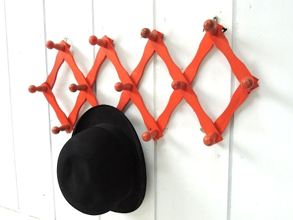 【レトロポップ】オレンジ色・木製・ジャバラ式・ヴィンテージ・ハットラック/コートフック USA