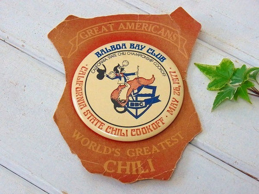 1977【CALIFORNIA STATE CHILI】台紙付き　ヴィンテージ・缶バッジ・USA