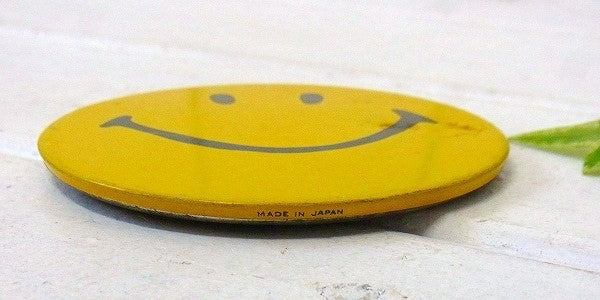 【スマイル　smile　笑顔】BIGサイズ　ヴィンテージ・缶バッジ・USA