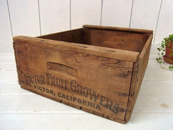 シャビーな木製・ヴィンテージ・ウッドボックス/木箱/フルーツ箱 USA