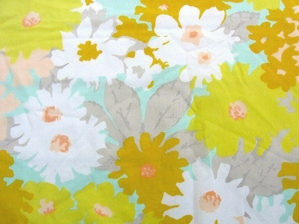 カラフルな花柄のヴィンテージ・USEDフラットシーツ(1/2) USA