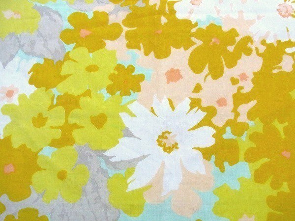 カラフルな花柄のヴィンテージ・USEDフラットシーツ(1/2) USA