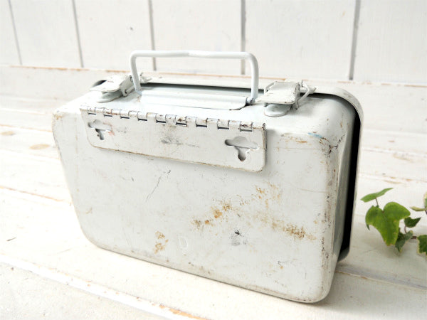 【FIRST AID KIT・ファーストエイド】メタル製・ヴィンテージ・救急箱セット・ハサミ