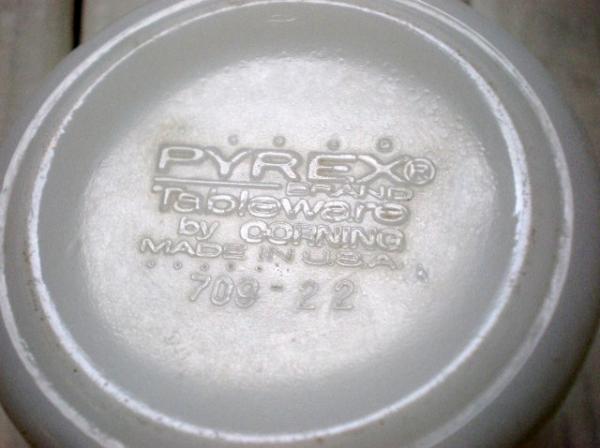 【PYREX】オールドパイレックス・ミルクガラス製・ヴィンテージ・マグカップ/食器