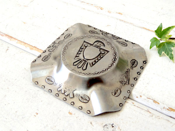 ネイティブアメリカン サンダーバード ネバダ州スーベニア メタル製 ヴィンテージ 灰皿 アシュトレイ