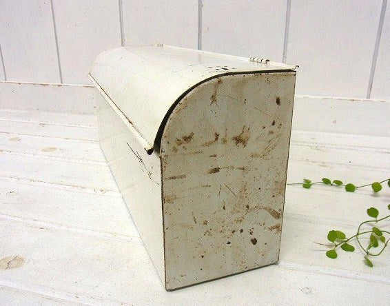 白色のシャビーな横型ヴィンテージ・メールボックス/ポスト/ウォールシェルフ USA