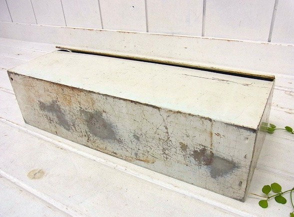 白色のシャビーな横型ヴィンテージ・メールボックス/ポスト/ウォールシェルフ USA