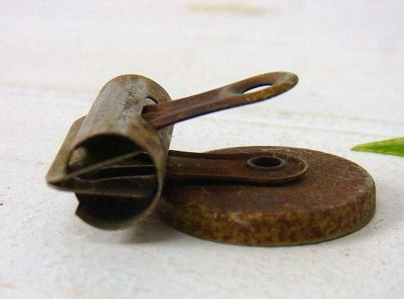 【Maggia Magnetic】マグネット付きの小さなヴィンテージ・クリップ/ペーパークリップ