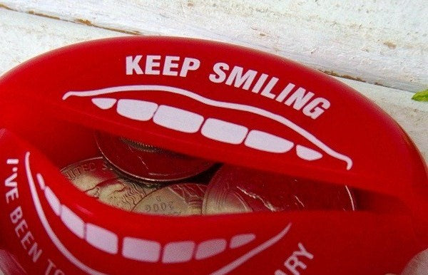 【QUIKOIN】歯モチーフ・ラバーコインケース・コインポーチ・小銭入れ USA