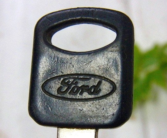 FORD フォード　アメリカ・ビンテージ・自動車 キー・USA・古鍵 KEY