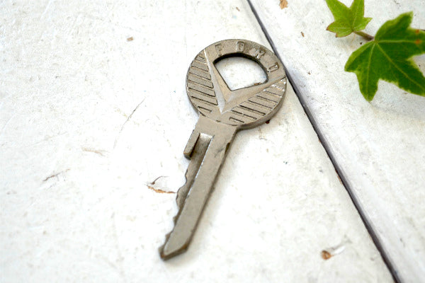 FORD フォード 1950's アメ車・ビンテージ・自動車 キー・US キーホルダー KEY