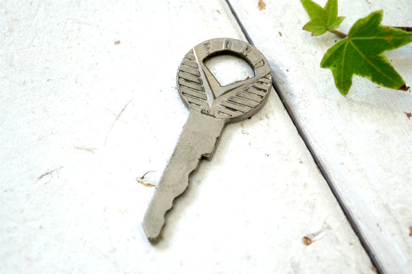 FORD フォード 1950's アメ車・ビンテージ・自動車 キー・US キーホルダー KEY