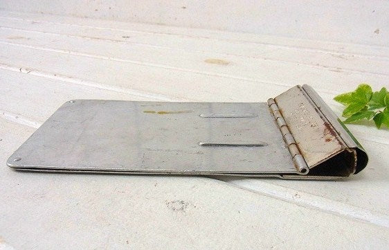 メタル製・小さなヴィンテージ・クリップボード/バインダー/メモ帳ホルダー USA