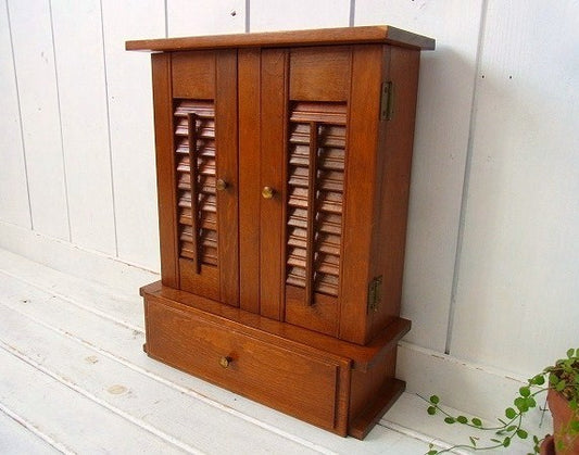 ウッドシャッター製の扉付き・木製・アンティーク・ウォールキャビネット/飾り棚 USA