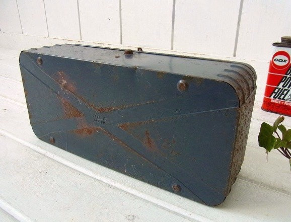 ダークグレー色・ブリキ製・ヴィンテージ・ツールボックス/工具箱/インダストリアル USA