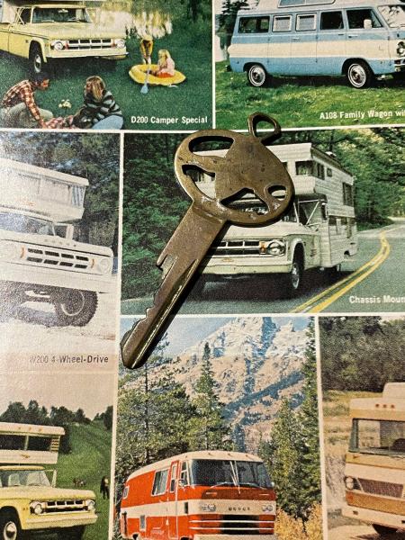 1956-1967 CHRYSLER クライスラー LION ビンテージ OLD KEY 鍵 USA
