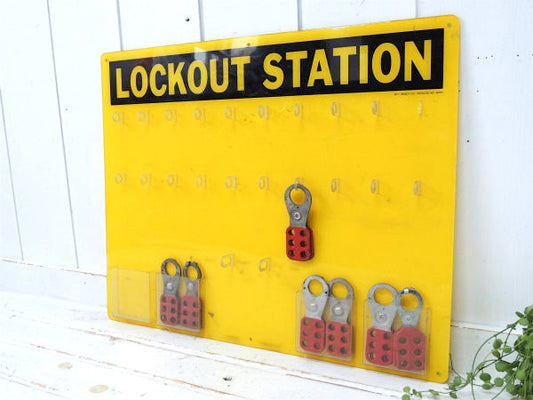 US 工業系・LOCKOUT STATION マスターロック・壁掛け式・ヴィンテージ・工具 ケース 看板 ガレージ雑貨