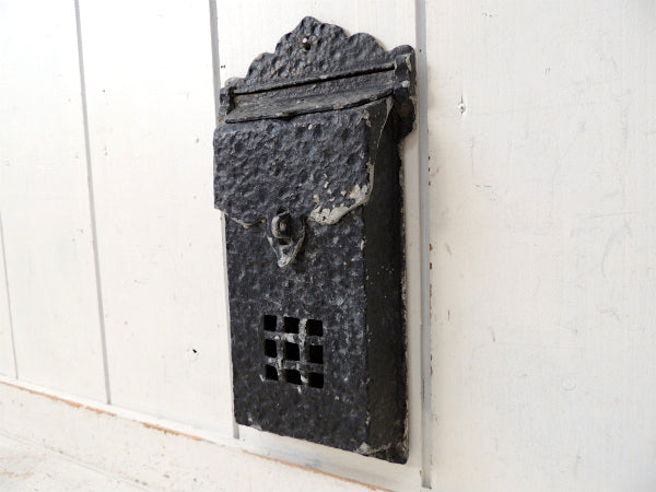 ノスタルジック・黒色・メタル製・小窓付き・アンティーク・メールボックス・郵便受け・ポスト US