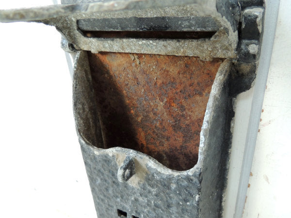 ノスタルジック・黒色・メタル製・小窓付き・アンティーク・メールボックス・郵便受け・ポスト US