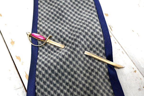 SWANK スワンク 剣 ヴィンテージ タイピン ゴールド×ワインレッド USA ミッドセンチュリー