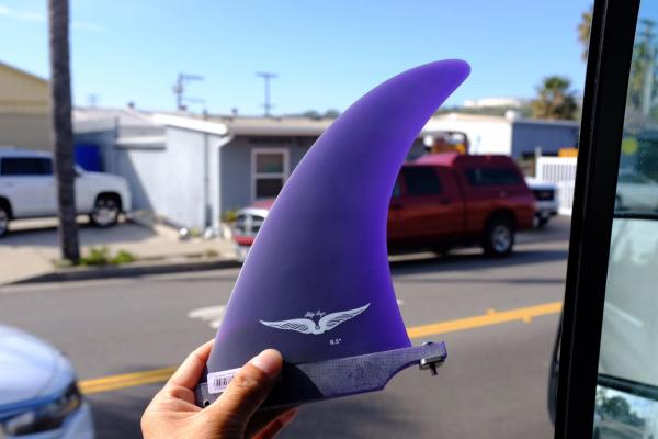 スキップフライ・パープル トゥルーアームス・8.5'' フィン&パタゴニア 限定 ステッカー US