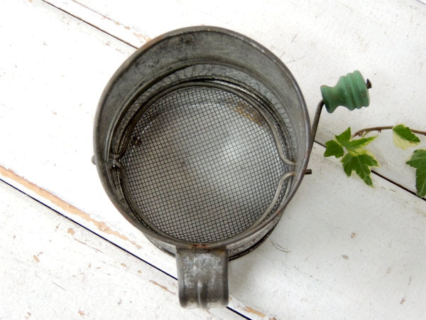 小さくて可愛いサイズ・ミントグリーン・木製ハンドル・アンティーク・シフター・粉ふるい・キッチン雑貨