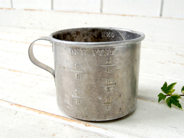 【ONE PINT】アルミ製 ヴィンテージ メジャーリングカップ　計量カップ キッチン雑貨