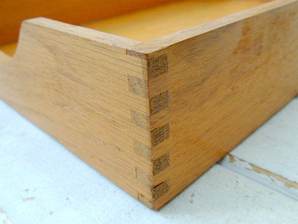 ノスタルジックな木製　ヴィンテージ・書類ラック　デスクトレイ　書類トレイ USA