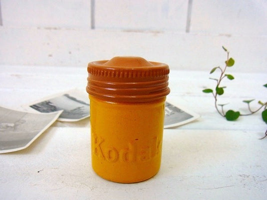 【Kodak】コダック・カメラ用の小さなヴィンテージ・フィルムケース　USA