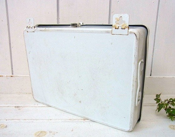 【FIRST AID】ファーストエイド・ヴィンテージ・救急箱/メディスンキャビネット USA