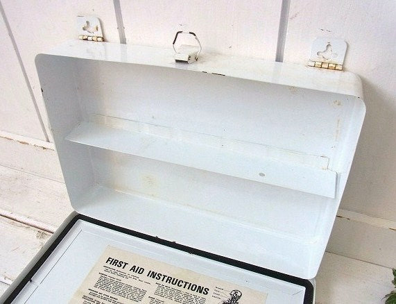 【FIRST AID】ファーストエイド・ヴィンテージ・救急箱/メディスンキャビネット USA